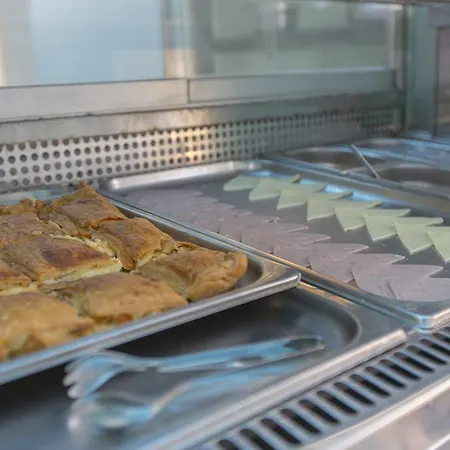 Christine Apartman Ajía Ána