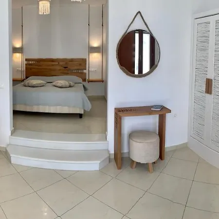 Christine Apartman *